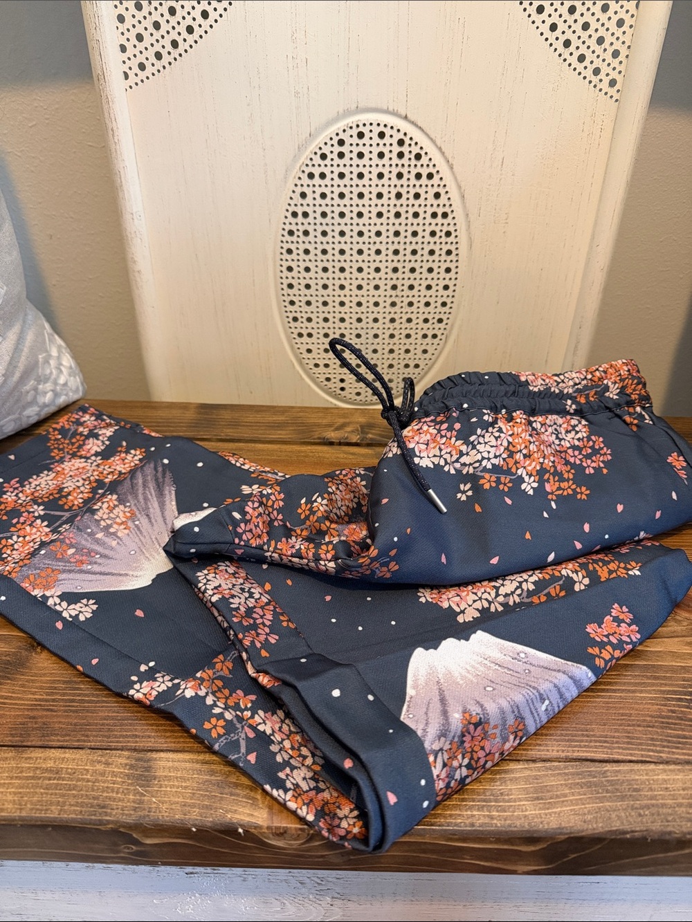 Scotch and Soda Navy volcano/cherry blossom Floral Drawstring Pants Sz M